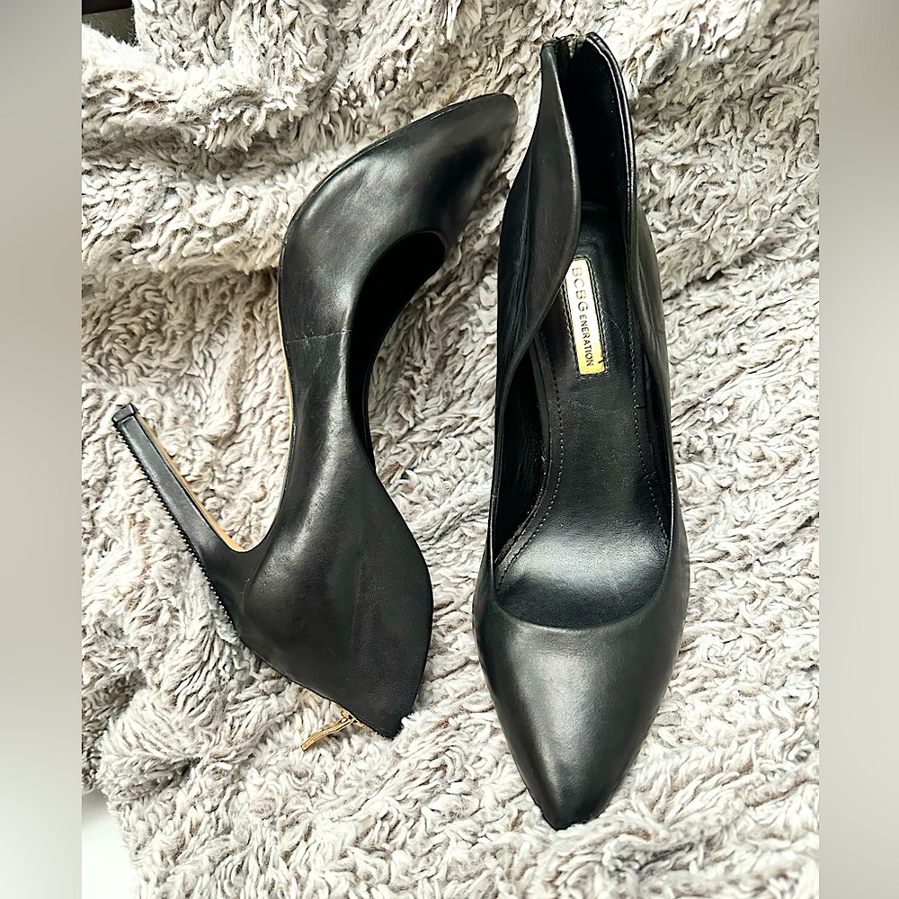 BCBGeneration Black Zipper Pumps 9.5M